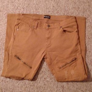 Men's pants and  jeans (assorted colors and sizes)